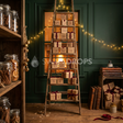 Fond photo Echelle des jours de la collection Noël 2026 Maison du père noël V2 - bois ambré, vert sapin, bordeaux - portrait enfant rituel de l'avent